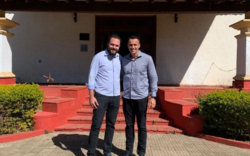 O Deputado Federal Ulisses Guimarães (MDB) e o presidente da Câmara de Poços de Caldas, Douglas Dofu, visitaram o aeroporto de Poços